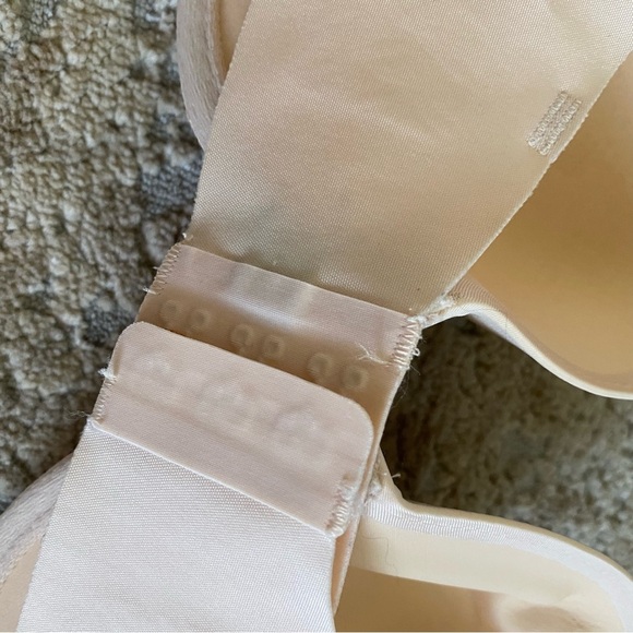 Victoria’s Secret Multi-way Strapless Nude Underwired Bra Lightly Lined: 38C - Picture 5 of 7